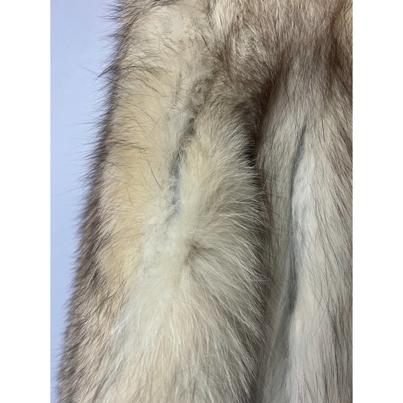 Saga Furs Luxurious Fox Fur Coat Sz. L - Picture 10 of 14